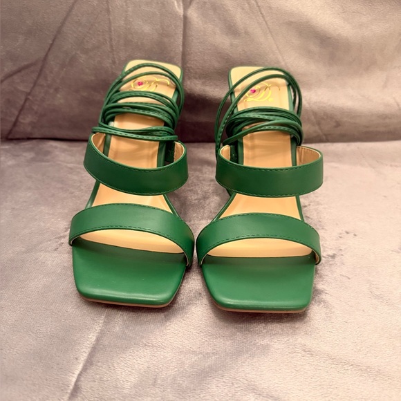 Heart In D Shoes - Heart in D Emerald Green Lace-Up Square Toe Heels/Sandals Size 9
